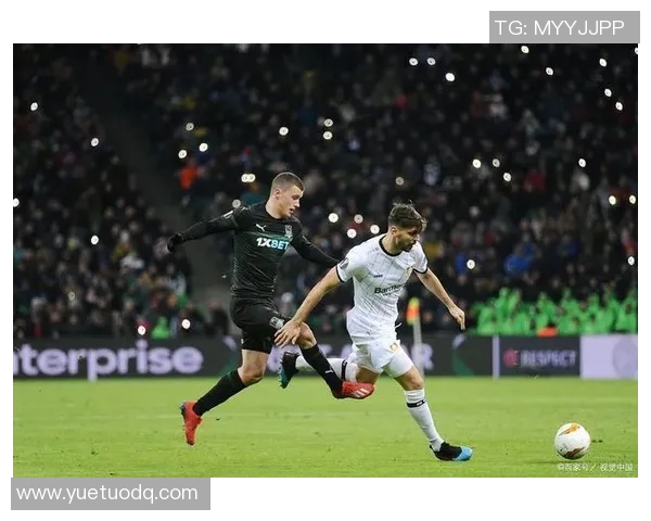 意甲巅峰对决AC米兰与尤文图斯再度交锋争夺荣耀与胜利