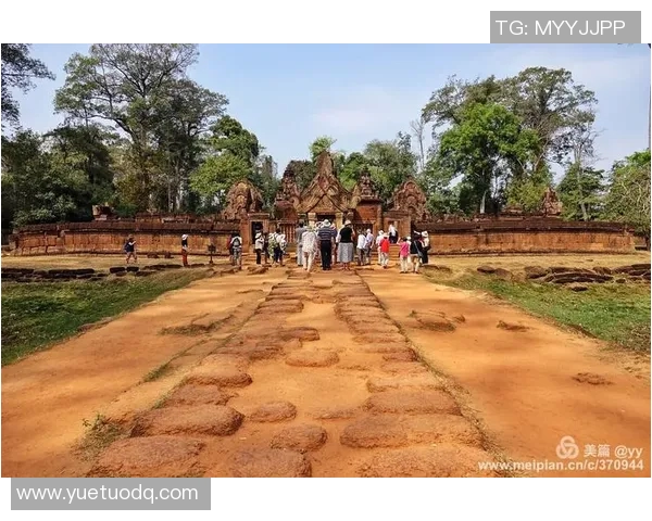 温泉与甲府风林的对决:感受自然与文化的完美融合之旅 温泉与甲府风林的对决:感受自然与文化的完美融合之旅