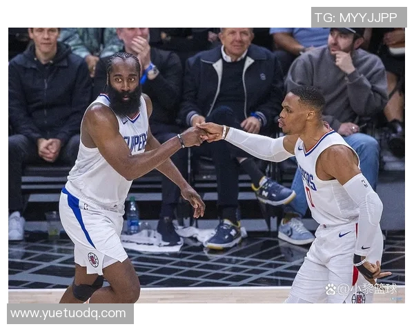 灰熊与快船季后赛对决精彩回顾及精彩瞬间分析