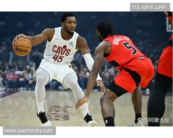 骑士与猛龙常规赛精彩对决回顾球员表现与战术分析全面解读