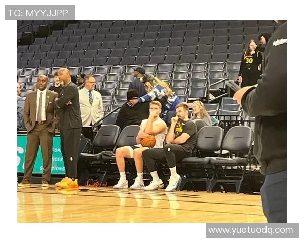 2015年勇士与灰熊激战回顾四月十四日精彩瞬间与赛后分析 2015年勇士与灰熊激战回顾四月十四日精彩瞬间与赛后分析