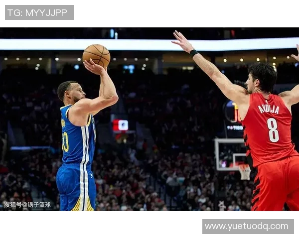 勇士与开拓者激战四月二十日谁能在季后赛中占得先机