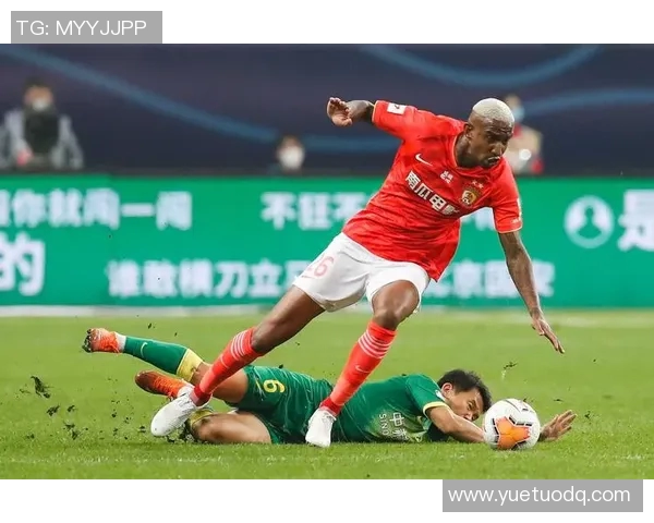 恒大与苏宁激战正酣球迷期待精彩对决与精彩进球