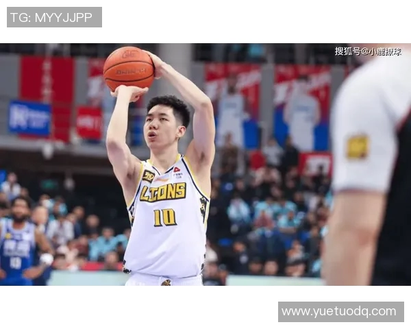 朱俊龙：从青涩少年到篮球明星的成长之路与奋斗故事